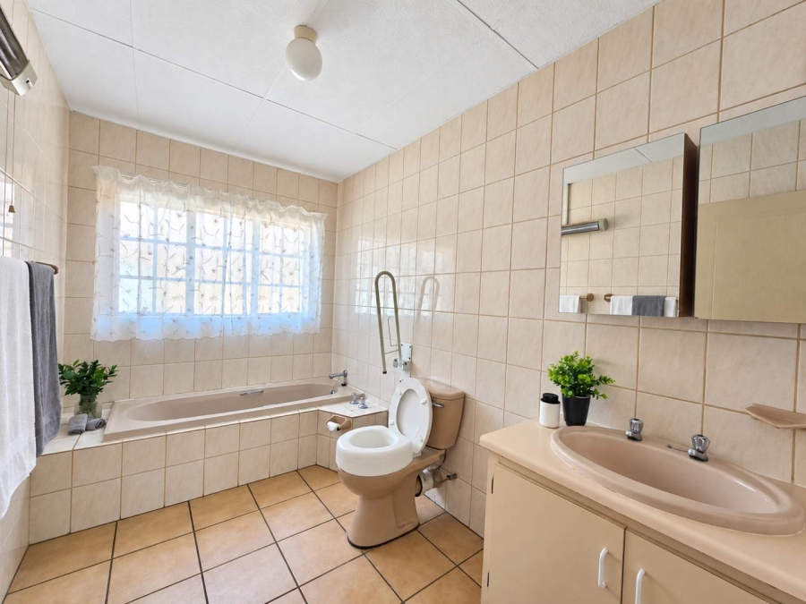 2 Bedroom Property for Sale in Universitas Free State
